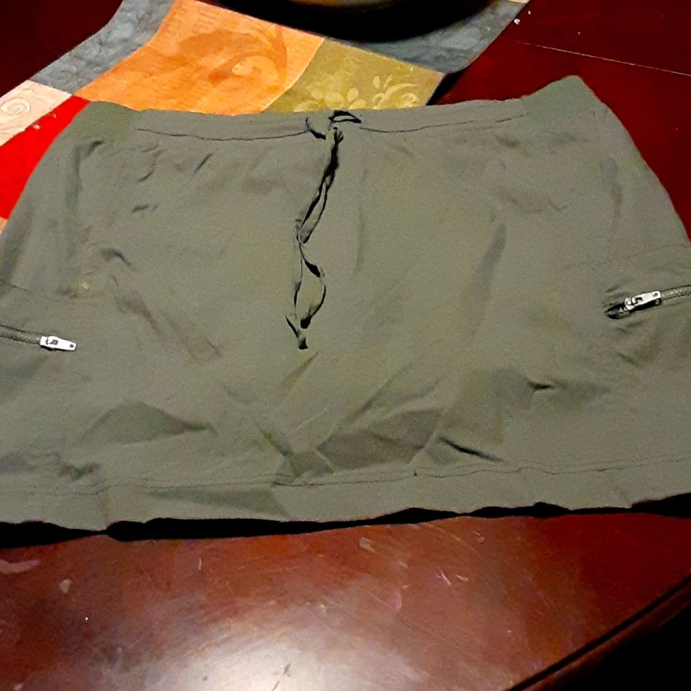 Green skirt/skort